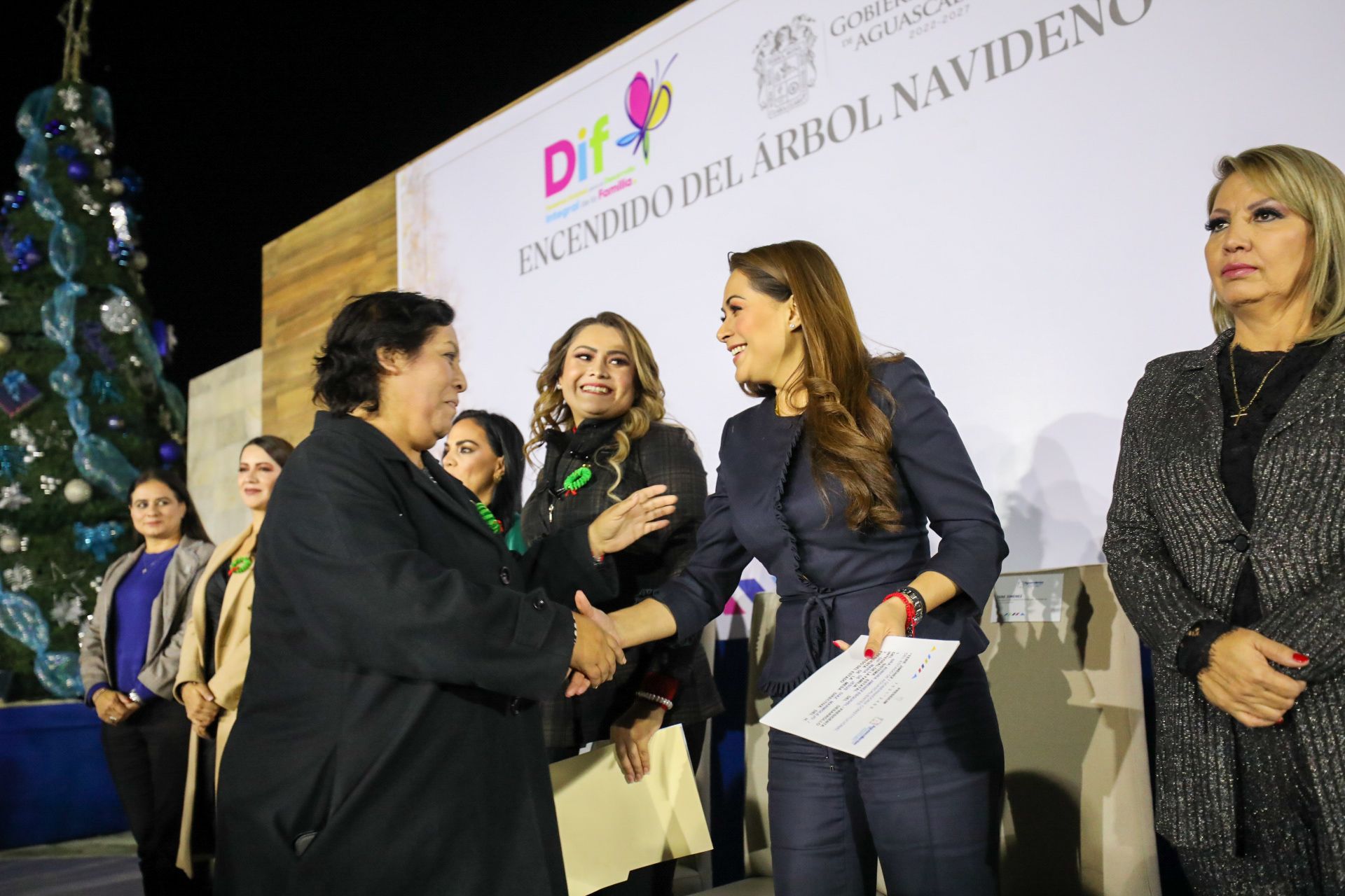 Desde el DIF ESTATAL llevaremos esperanza a todos los rincones del estado en está navidad: Tere Jiménez